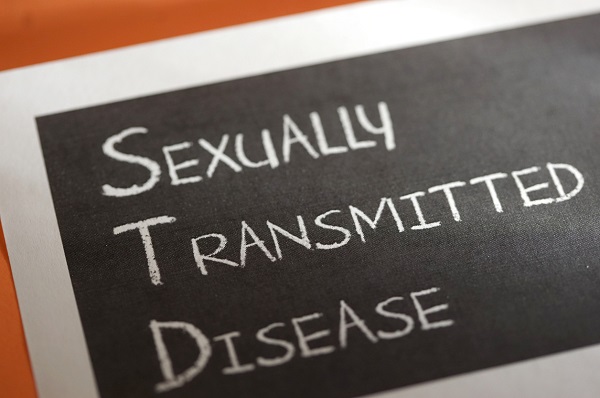 بیماری‌های مقاربتی یا STD به انواع بیماری‌هایی گفته می‌شود که از طریق تماس جنسی واژینال، مقعدی و دهانی از فردی به فرد دیگر منتقل می‌شود.